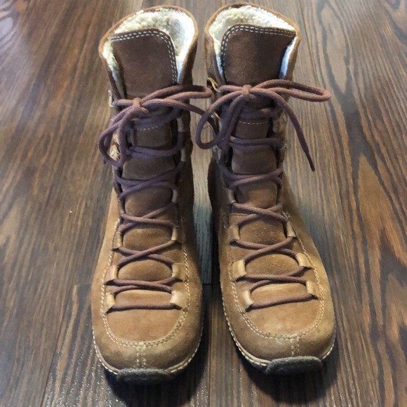 Sherpa lined Women’s Winter Boots - Picture 2 of 10